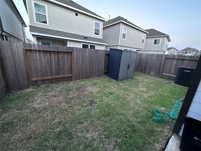 Building Photo - 3914 Deledda Dr