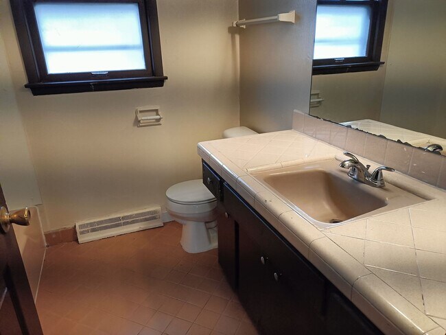 Foto del edificio - 7308-7312 W Mill Rd