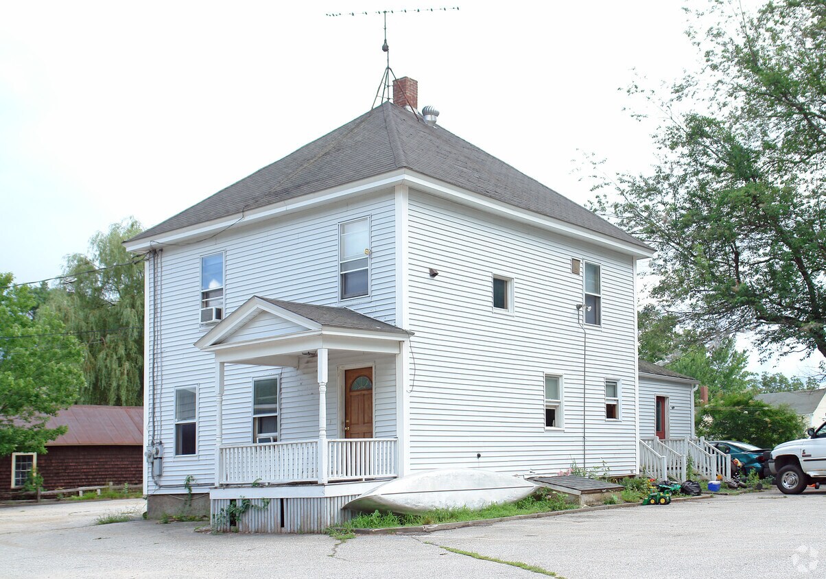 Primary Photo - 3 Oak St