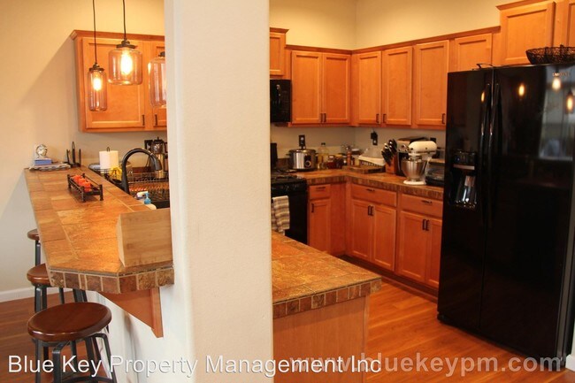 Building Photo - 15800 SW Kingfisher Ln