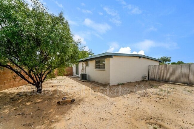 Building Photo - 6949 E Casey Pl
