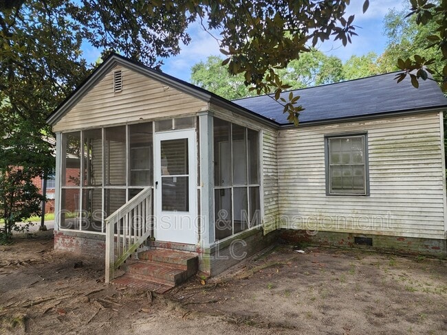 Building Photo - 427 Bernard Dr