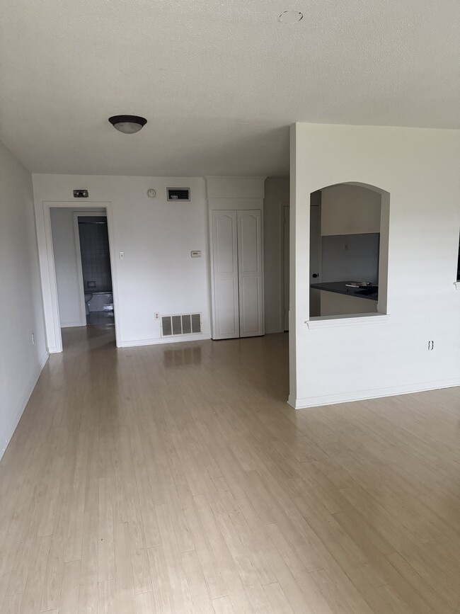 Building Photo - 4600 Parliament Dr