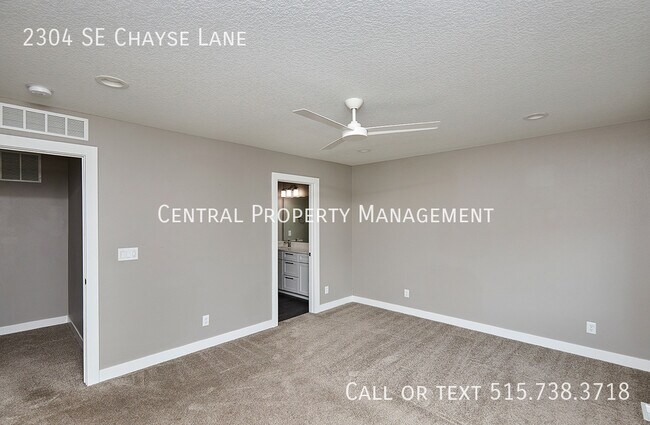Building Photo - 2304 SE Chayse Ln