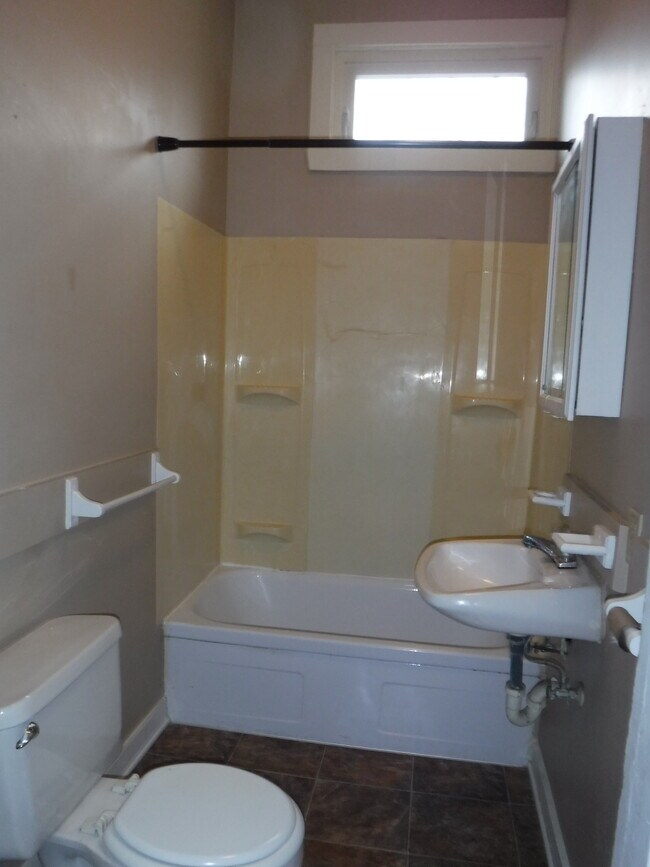 1524 Faraon St, Saint Joseph, MO 64501 Townhome Rentals in Saint Joseph MO