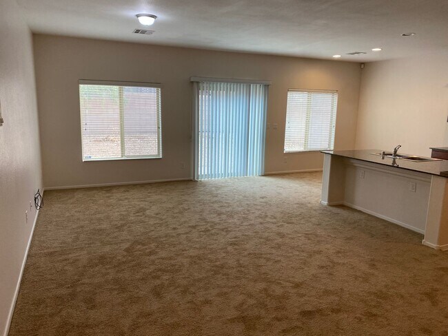 Foto del edificio - SW 3 bedroom home for $1900
