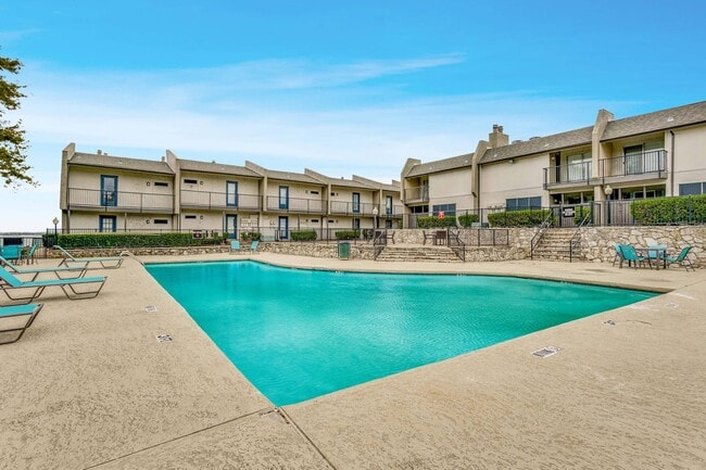 Building Photo - Lake Colony