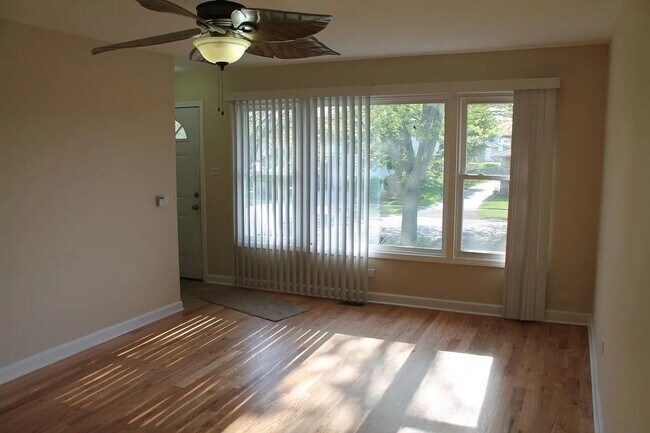 Building Photo - 18003 Greenview Terrace