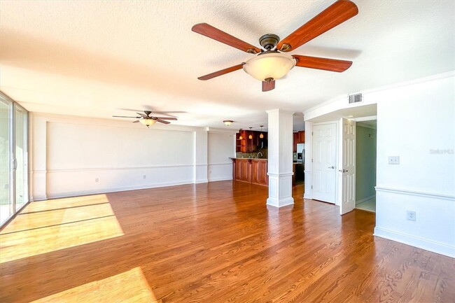 Building Photo - 690 Osceola Ave