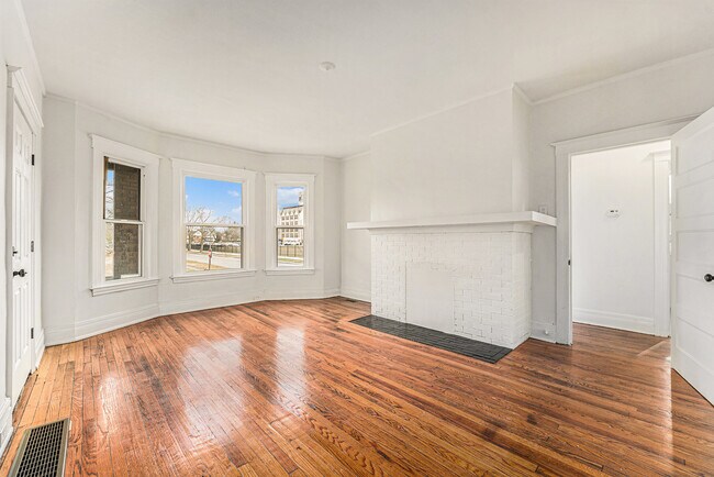 Building Photo - 7407 Dunedin St