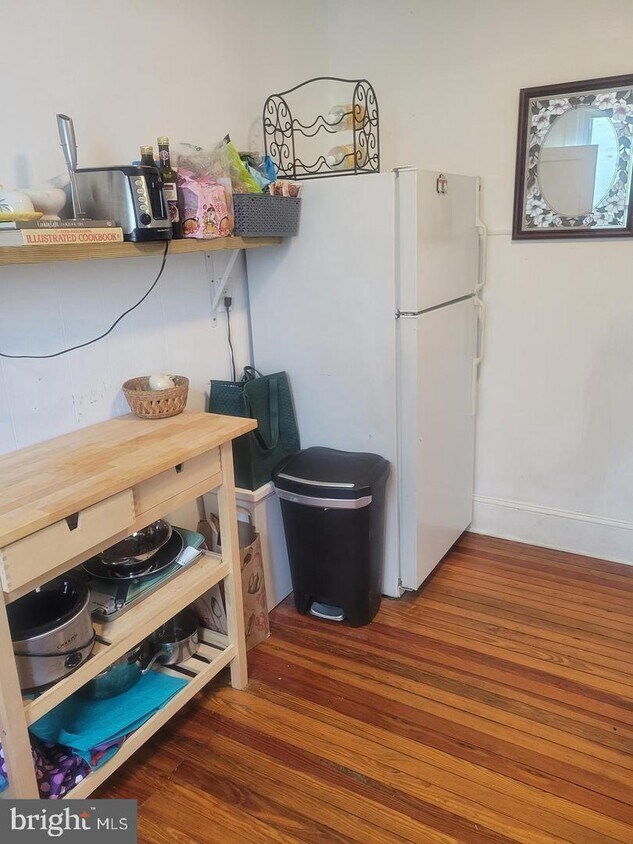 Foto principal - 331 W Girard Ave