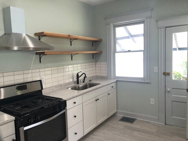 Foto del edificio - Charming 1-Bedroom Home in the Heart of Bellevue, KY