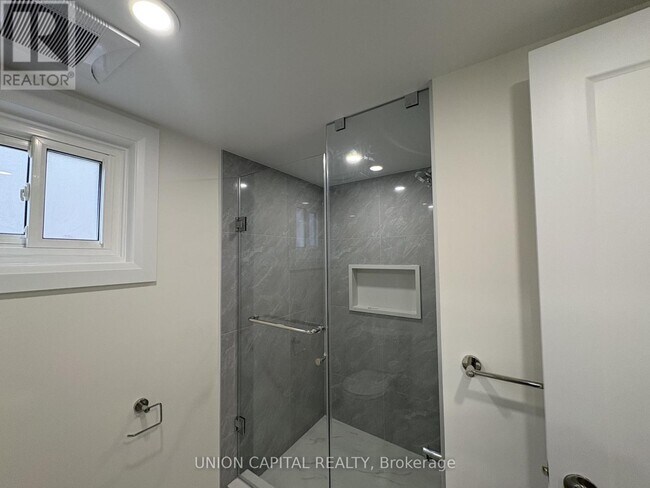 Photo du bâtiment - 5 Whistling Hills Dr