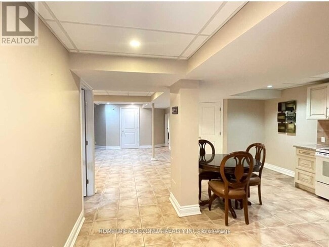 Building Photo - 33 Hammerstone Crescent