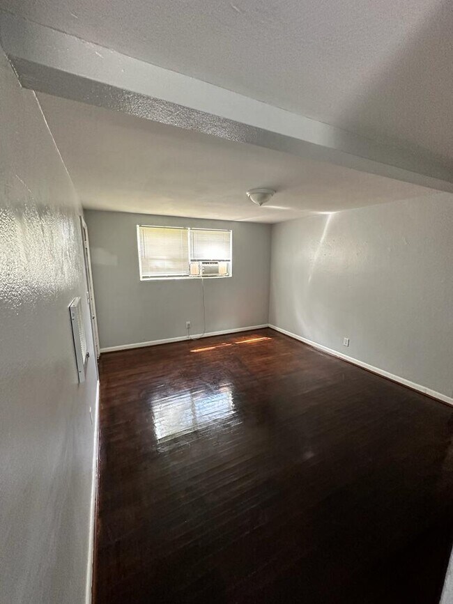 Foto del edificio - 2031 W 9th St