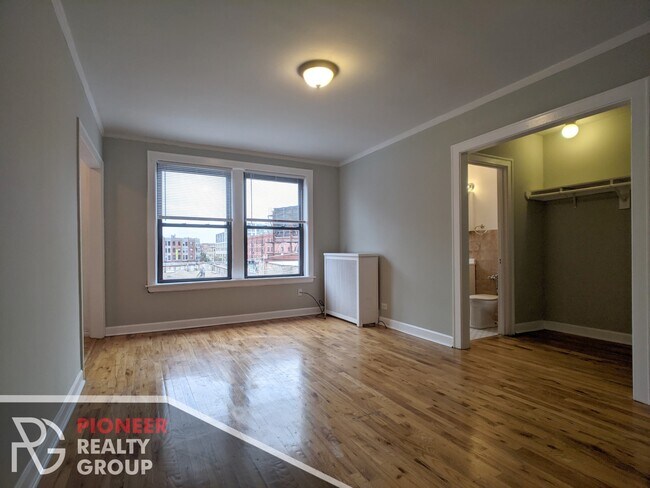 Foto del edificio - 739 W Belmont