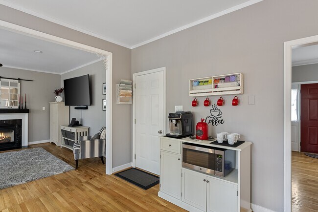 Foto del edificio - 9816 Pine Creek Ct