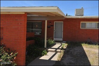 Building Photo - 4233 Hampshire Ln