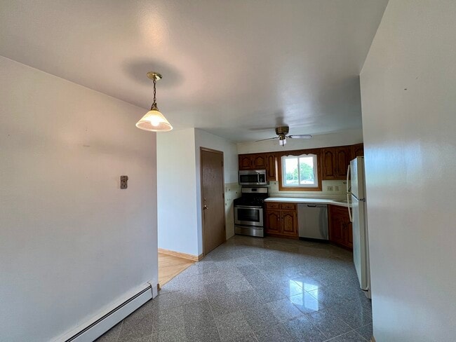 Building Photo - 8887 N Grace Ave