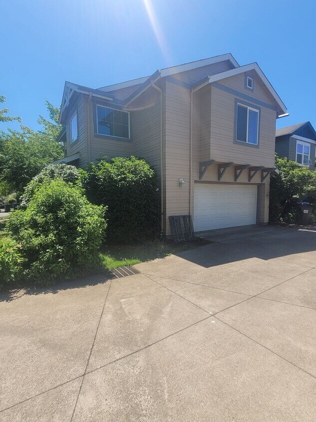 Foto del edificio - 3BD, 2.5 BA Home located the desirable Bet...