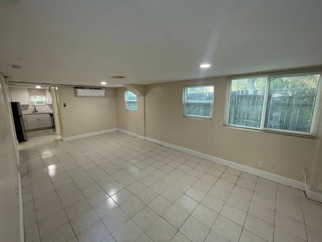 Foto del edificio - 125 Palm Pl