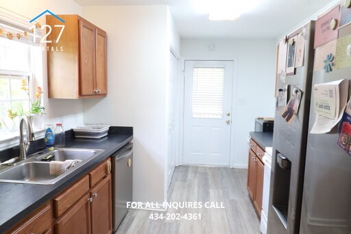 Foto del edificio - Conveniently Located Single Family Home with lots of space!