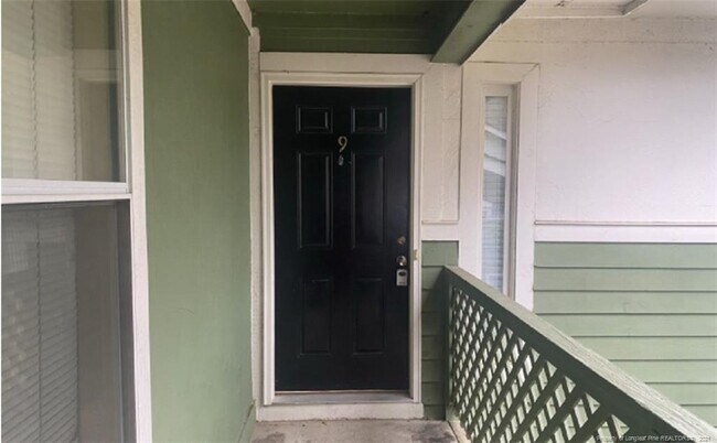 Foto del edificio - 6813 Willowbrook Dr