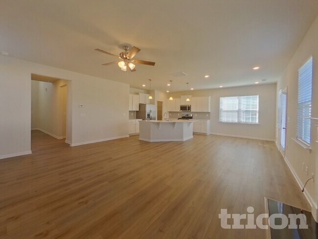 Building Photo - 5810 Oak Br Cir