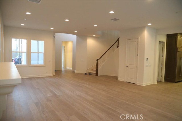 Building Photo - 18 Caspian