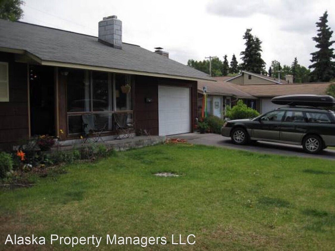 Foto principal - 3 br, 2 bath House - 1353 M Street