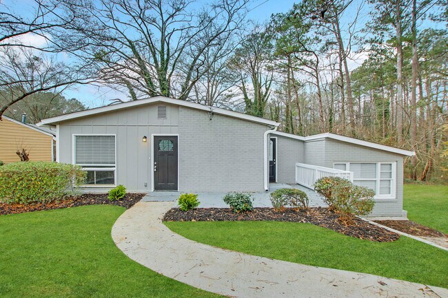 Building Photo - 366 Hamilton E Holmes Dr Nw
