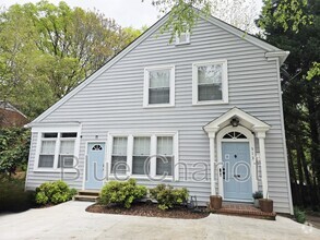 Building Photo - 513 S Hawthorne Rd