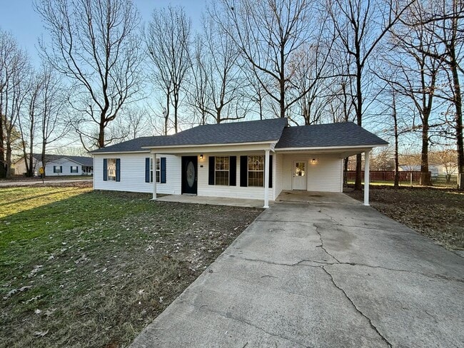 Foto del edificio - 3 Bedroom/2 Bathroom Home in Paragould AR - $1,275/month