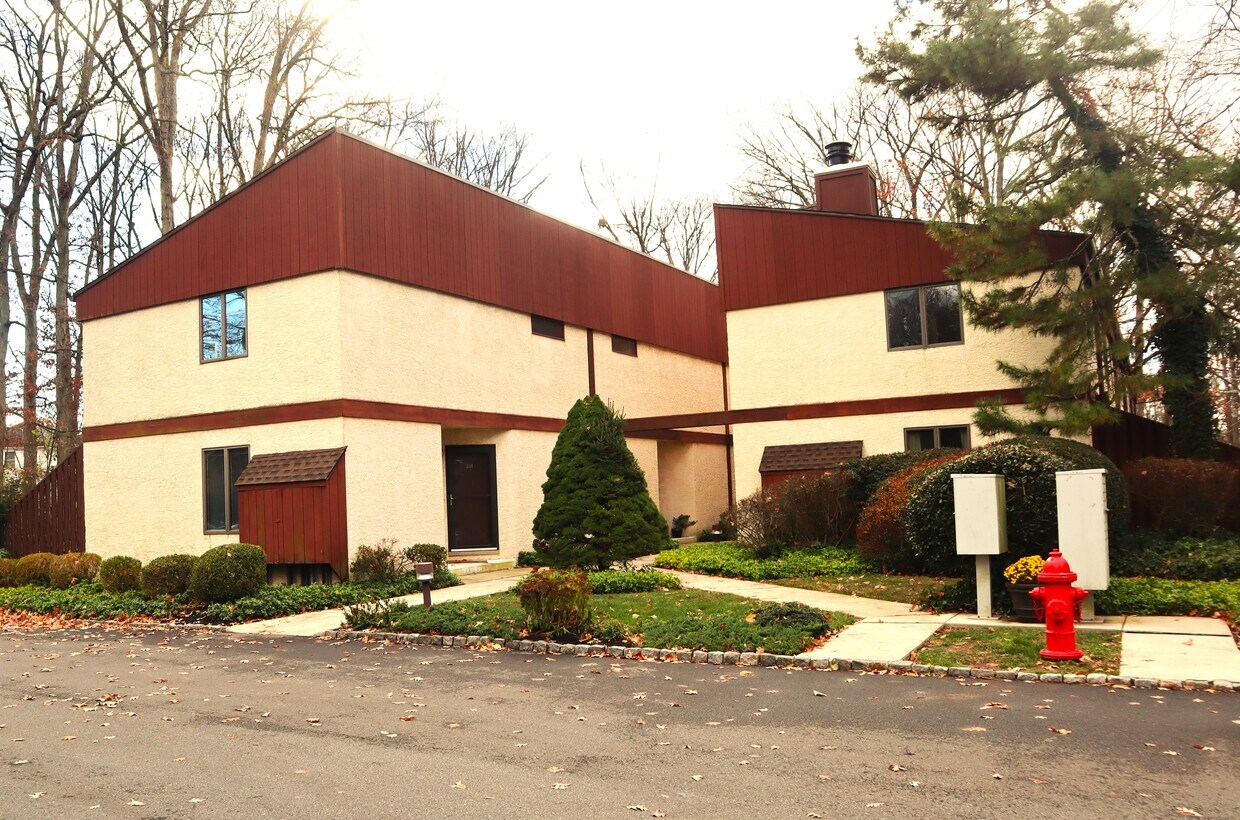 51 Lawrenceville Pennington Rd, Trenton, NJ 08648 Townhome Rentals in Trenton NJ