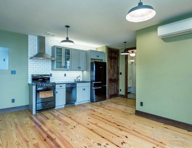 Building Photo - 50 Newel St