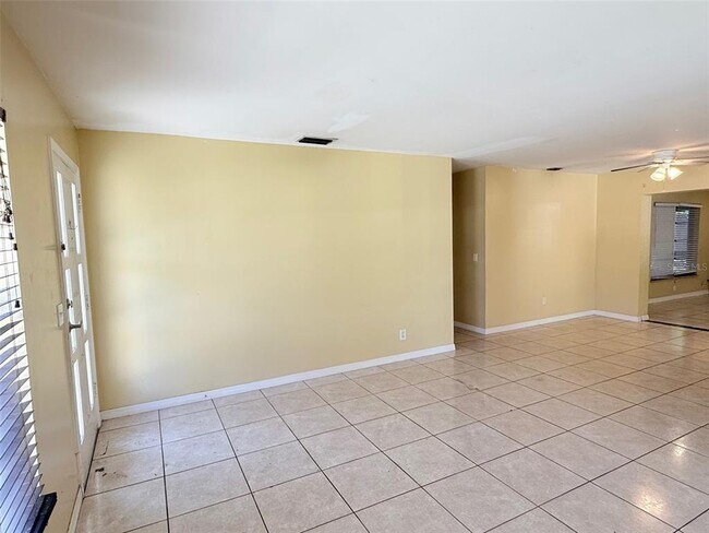 Building Photo - 1219 Julian Ln Dr