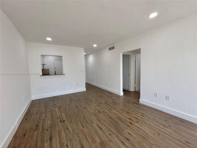 Foto del edificio - 13900 Lake Placid Ct