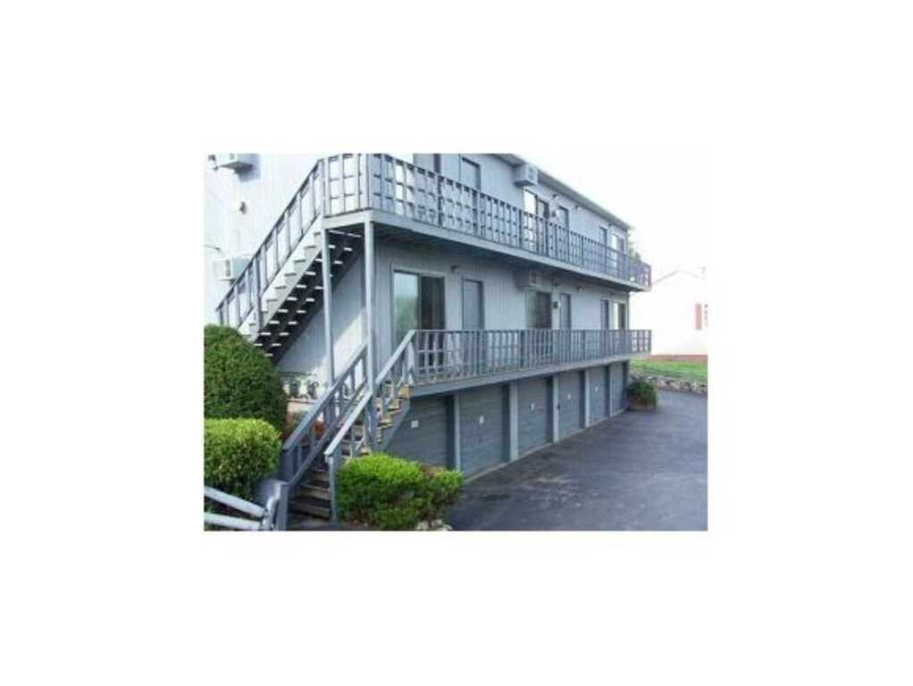 Building Photo - 8 Storer Ct