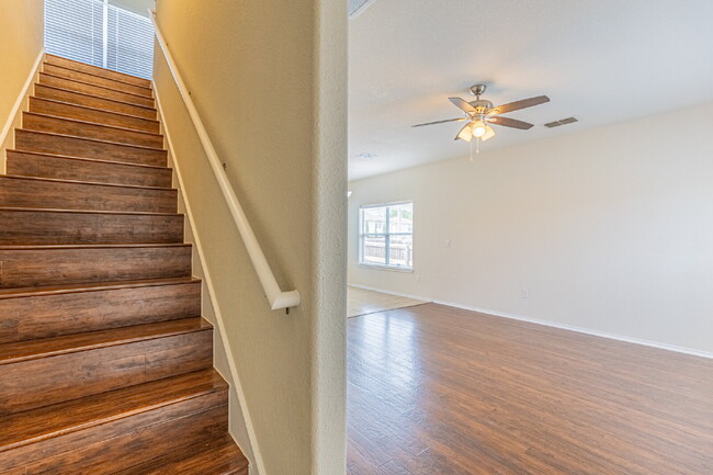 Building Photo - 6403 Heathers Run