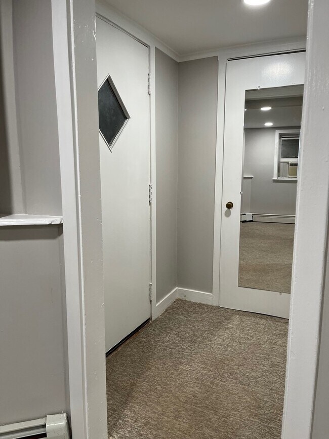 Foto del edificio - 3729 N Bosworth Ave