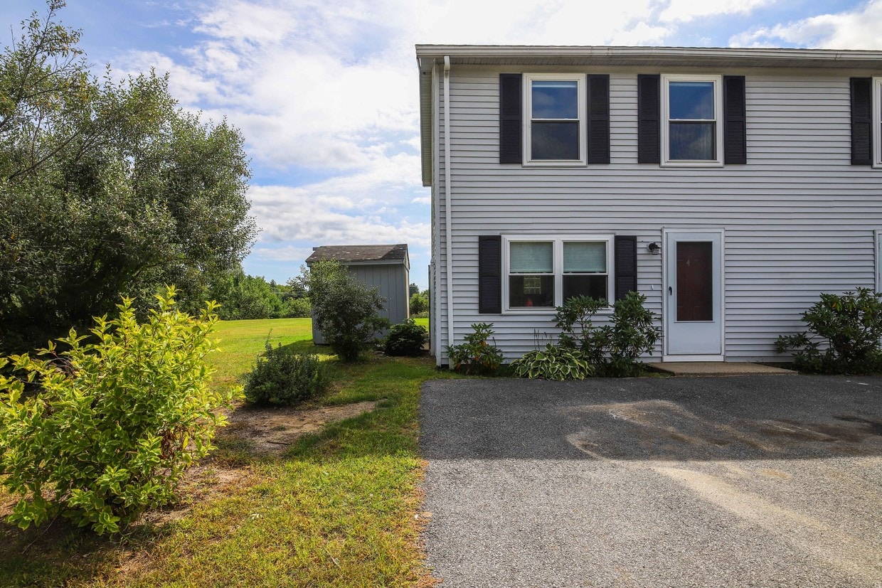 43 Daniel St, Gorham, ME 04038 Condo for Rent in Gorham, ME