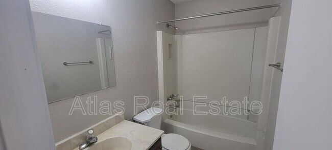 Building Photo - 17204-17206 E 48th Terrace S