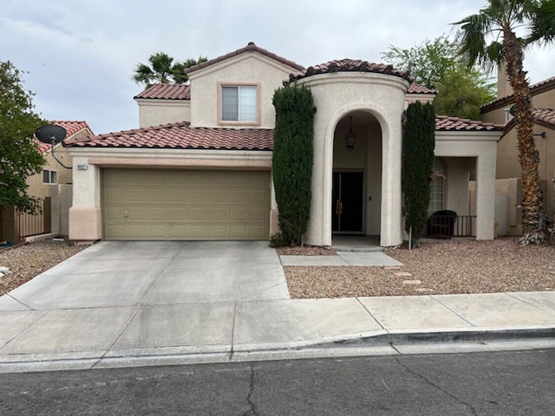Foto principal - A Fabulous 4 Bedroom House in Peccole Ranch