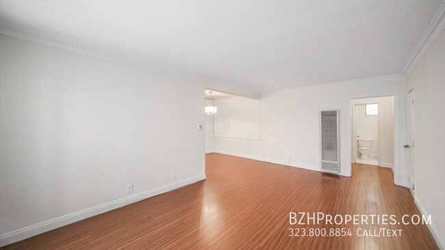 Foto del edificio - Charming 1 Bed, 1 Bath Apartment near Beve...