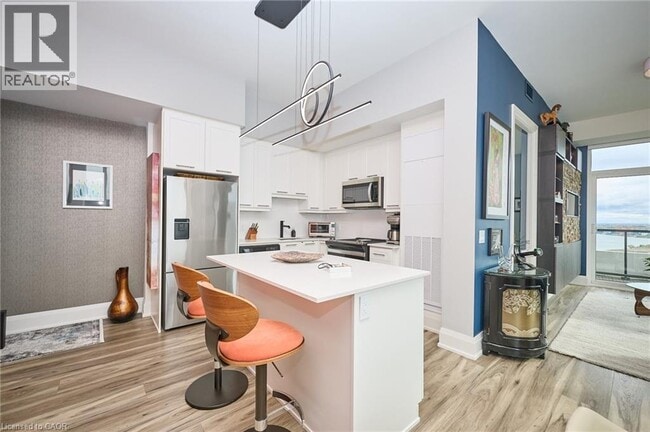 Building Photo - 385 Winston Rd