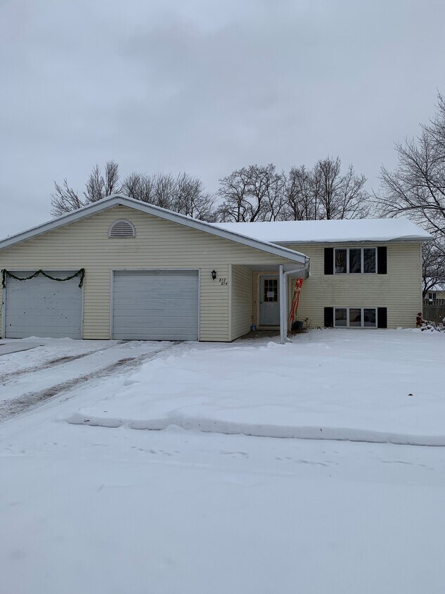 812 Robert Plz, Onalaska, WI 54650 Townhome Rentals in Onalaska WI