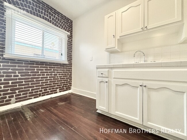 Foto del edificio - 147 Normandie Ave