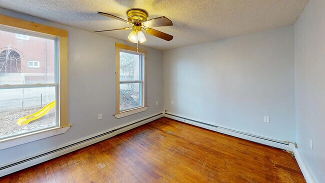 Living Room - 122 Holland St