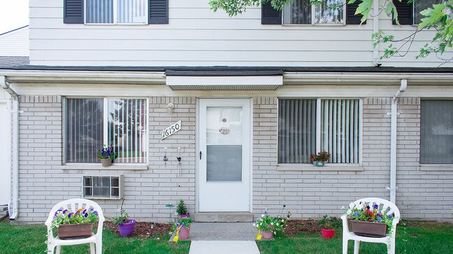 Foto del edificio - San Dee Townhomes