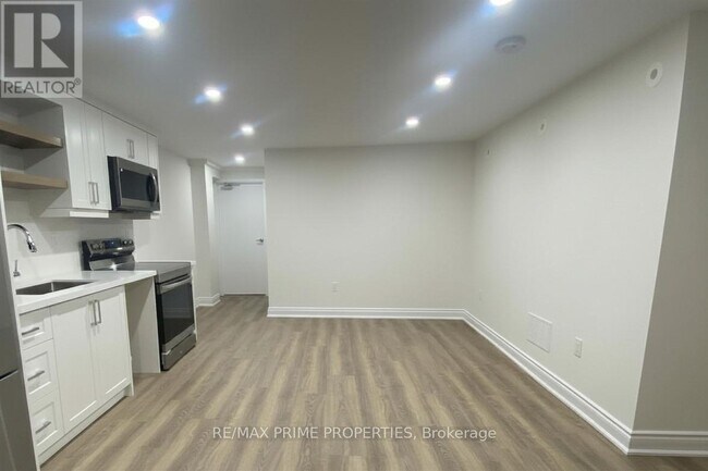 Photo du bâtiment - 2929 Bur Oak Ave